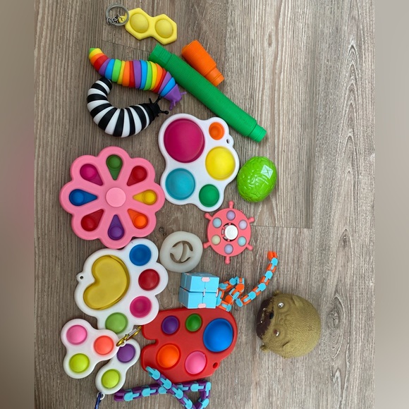 Fidget lot - Picture 2 of 3